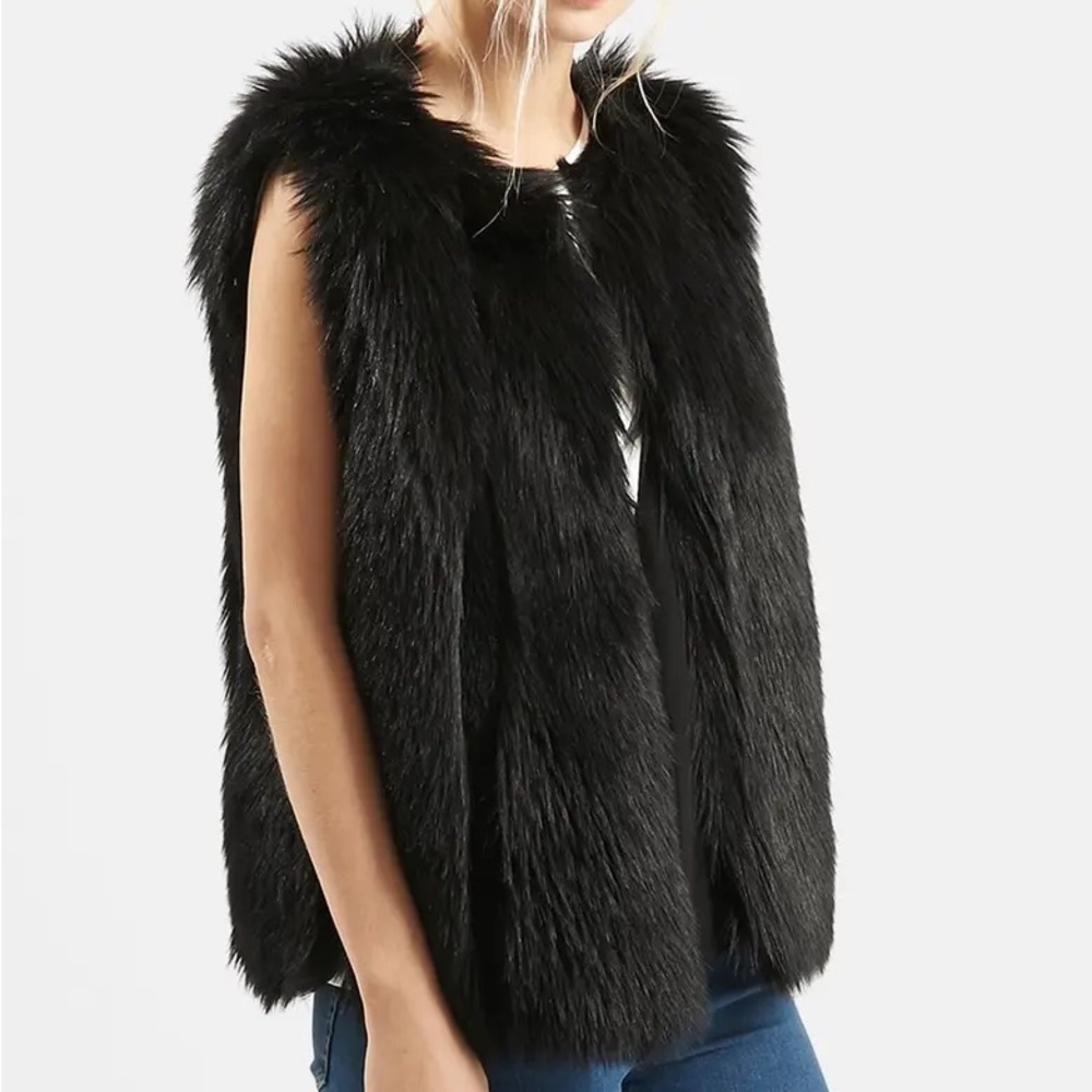 Faux fur vest in black